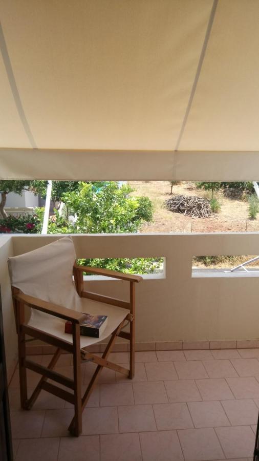 Phoeve Apt-Lovely 1-Br Rental Near The Beach Kalathas Exterior photo